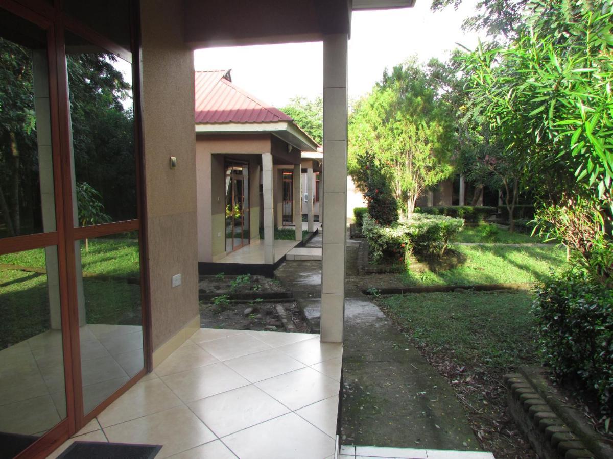 Mikumi Resort Hotel Extérieur photo
